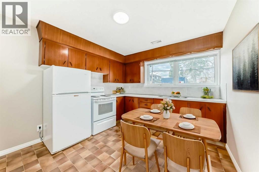 2212 4 Street NE — photo 28