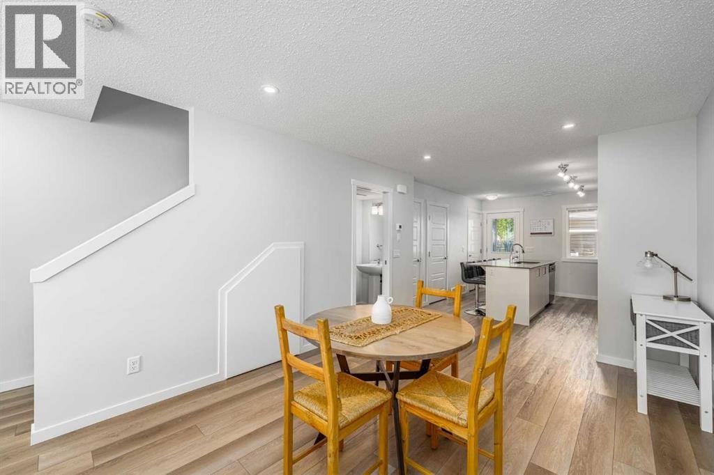 310 Cranbrook Square SE — photo 7