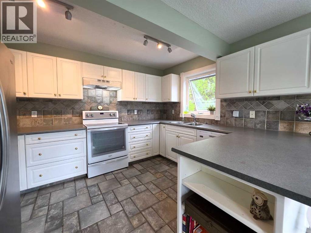 672 Killarney Glen Court SW — photo 13