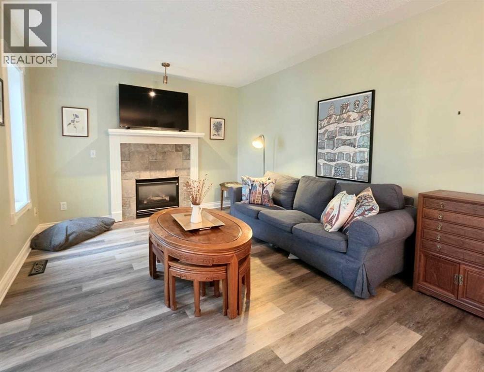 672 Killarney Glen Court SW — photo 6
