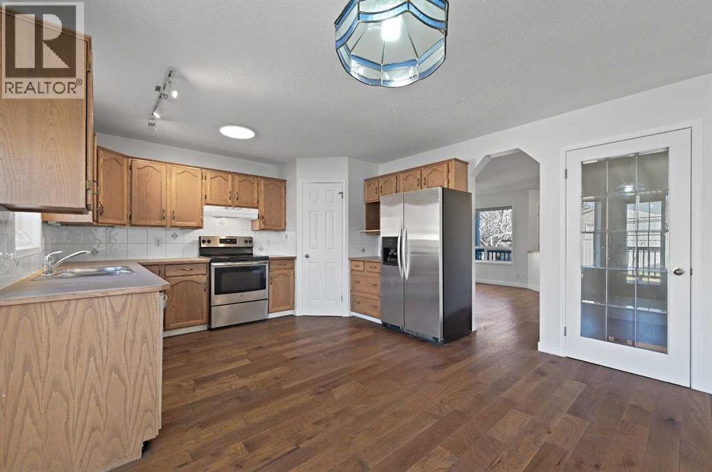 182 Coventry Close NE — photo 14