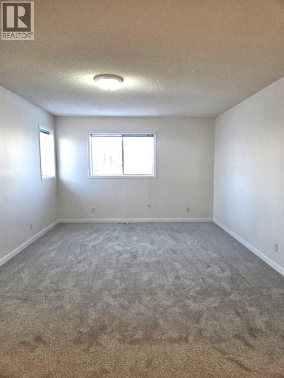 182 Coventry Close NE — photo 20