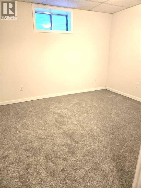 182 Coventry Close NE — photo 27