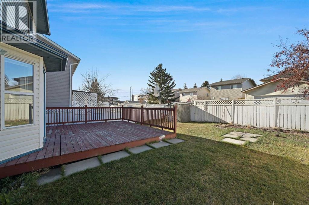 182 Coventry Close NE — photo 31
