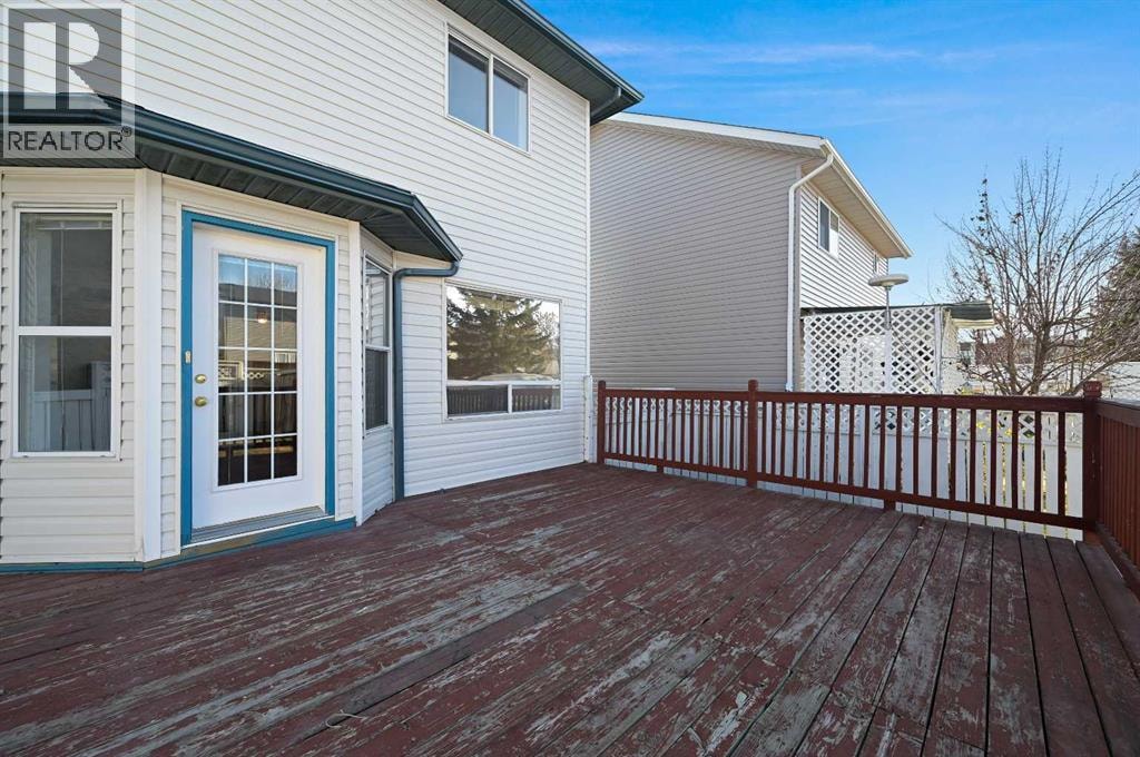 182 Coventry Close NE — photo 30