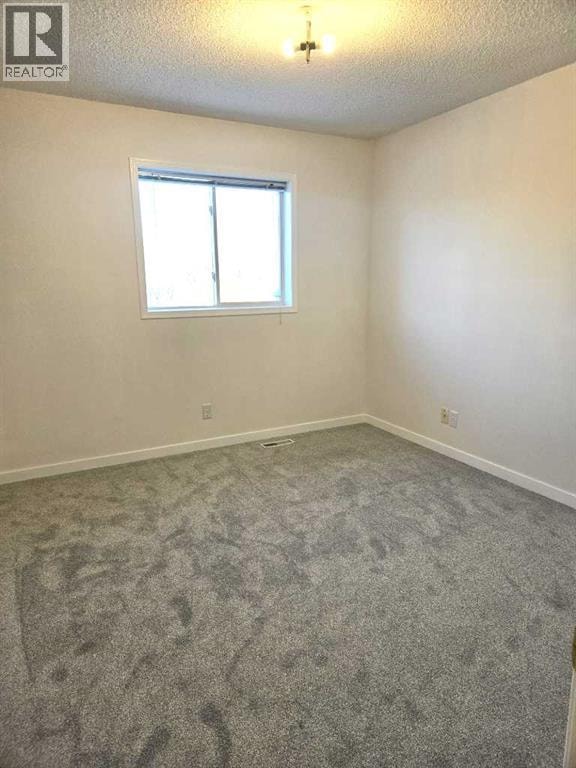 182 Coventry Close NE — photo 24