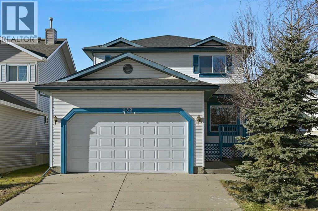 182 Coventry Close NE — photo 38