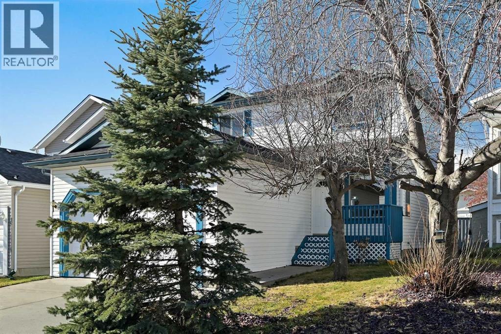 182 Coventry Close NE — photo 32