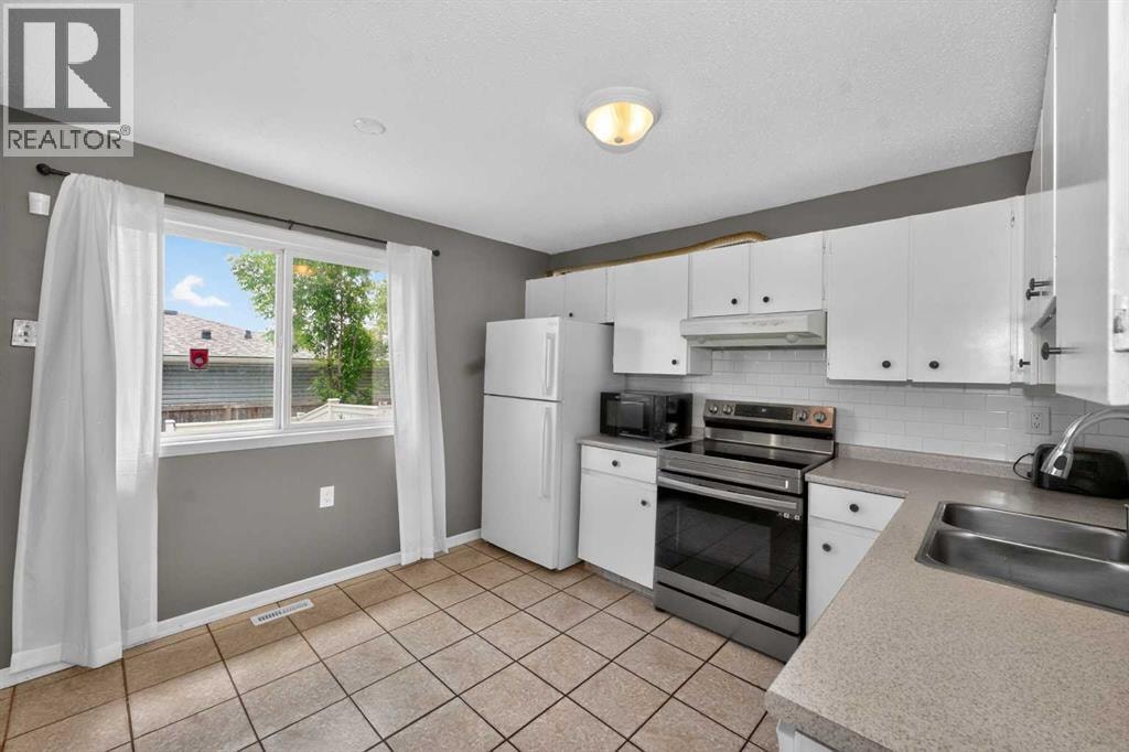 10 Falconer Terrace NE — photo 7