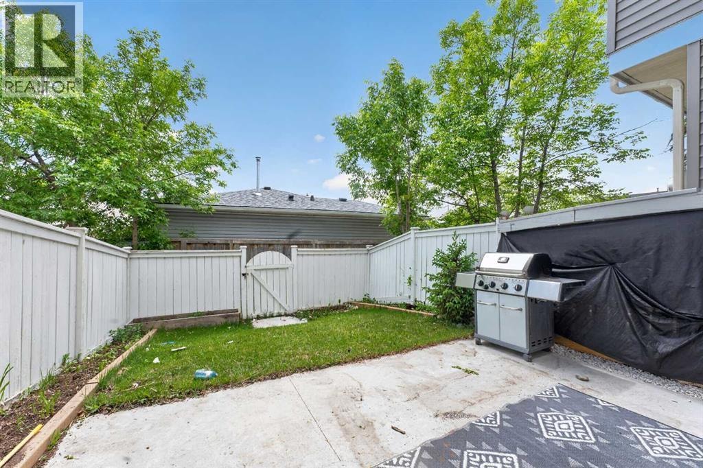 10 Falconer Terrace NE — photo 4