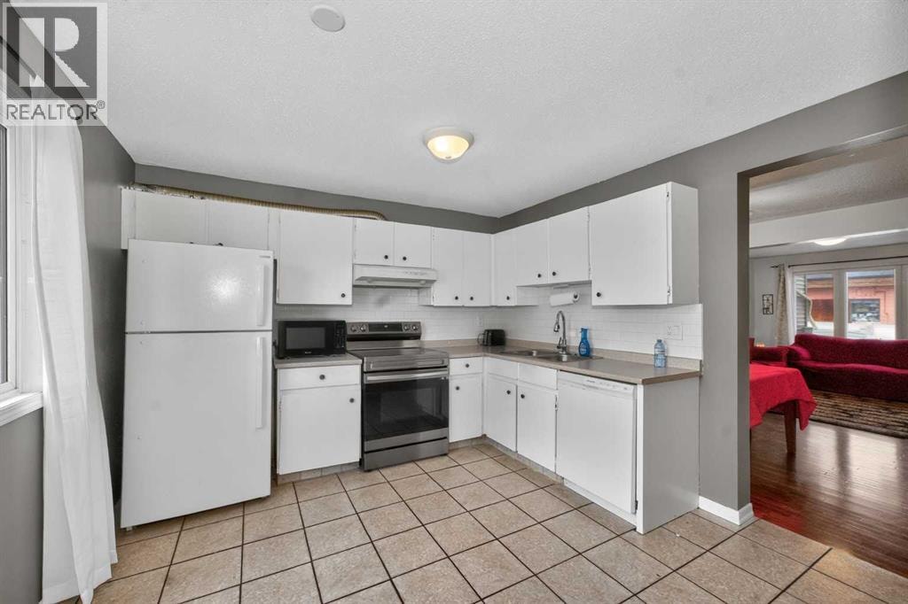 10 Falconer Terrace NE — photo 8