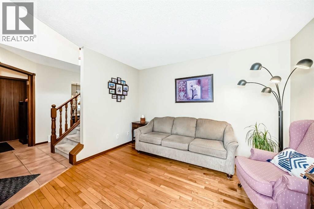 232 Macewan Ridge Close NW — photo 4