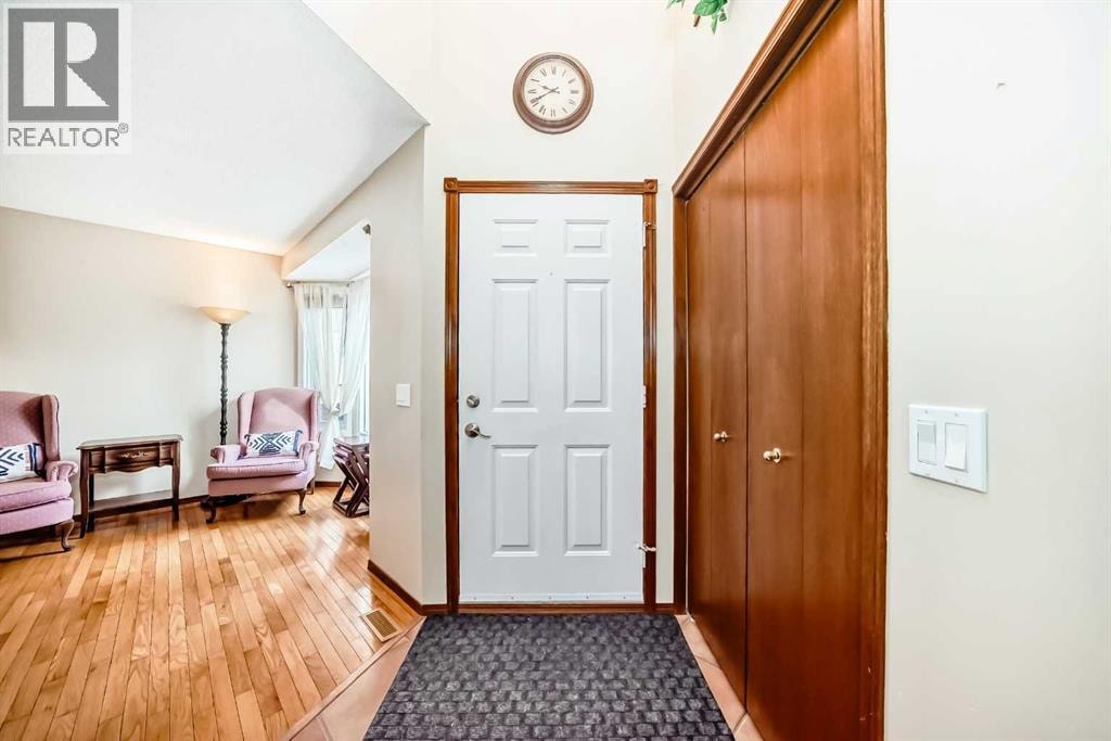 232 Macewan Ridge Close NW — photo 3