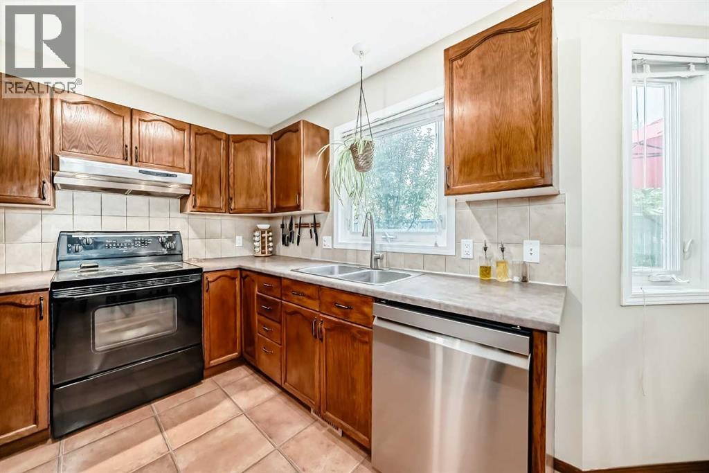 232 Macewan Ridge Close NW — photo 9