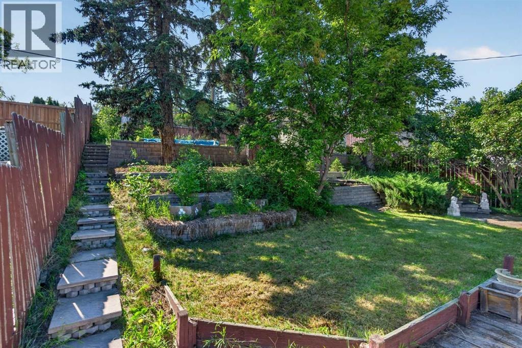 36 Hazelwood Crescent SW — photo 6