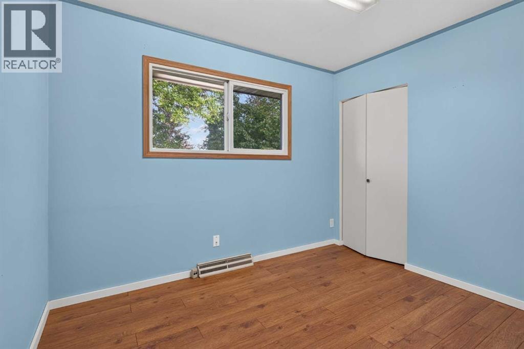 36 Hazelwood Crescent SW — photo 21