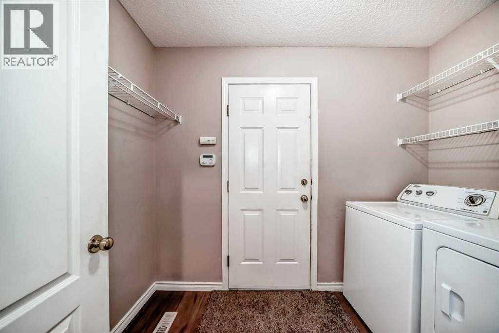 9 Somerside Crescent SW — photo 25