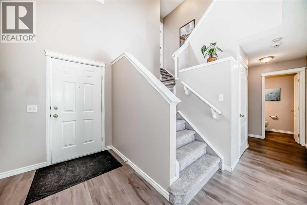 9 Somerside Crescent SW — photo 4