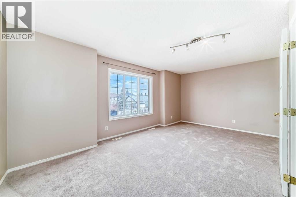 9 Somerside Crescent SW — photo 32