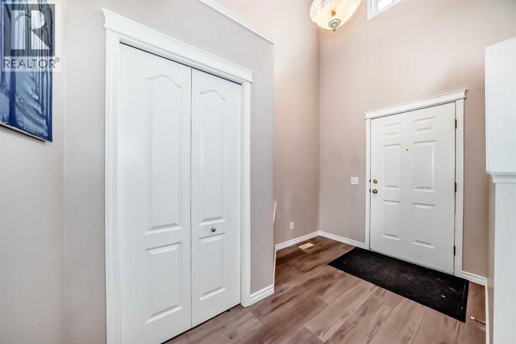 9 Somerside Crescent SW — photo 5