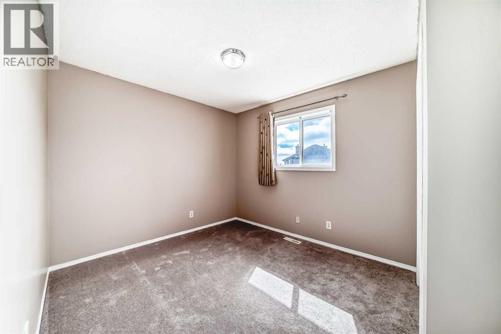 9 Somerside Crescent SW — photo 37