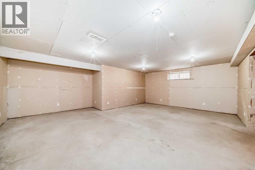 9 Somerside Crescent SW — photo 40