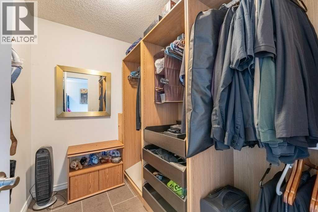 250 Mt Lorette Close SE — photo 17