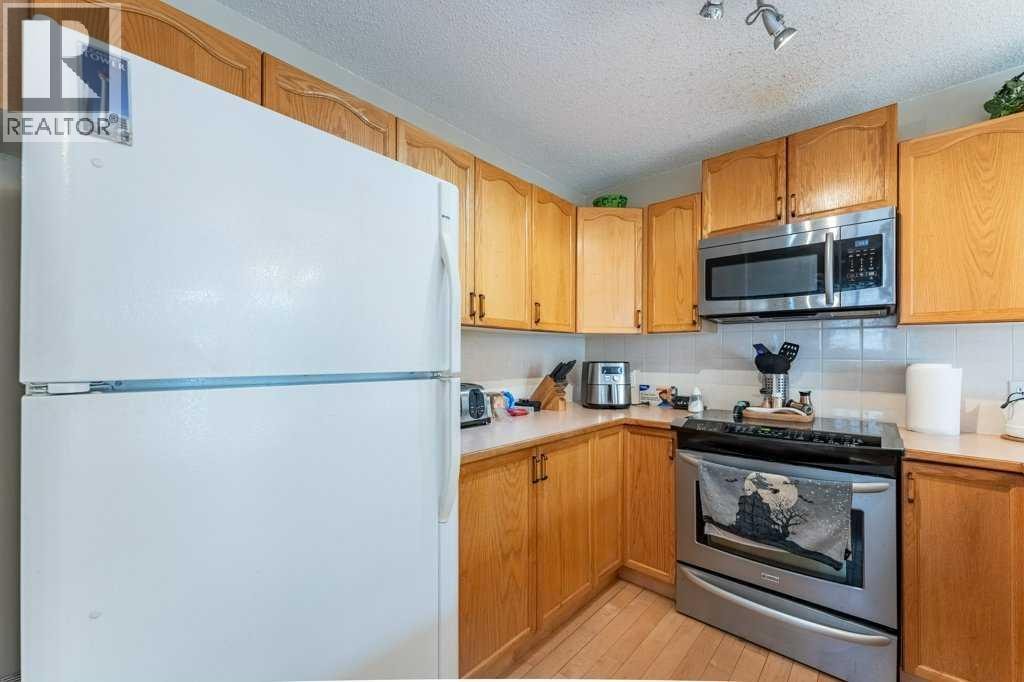 250 Mt Lorette Close SE — photo 8
