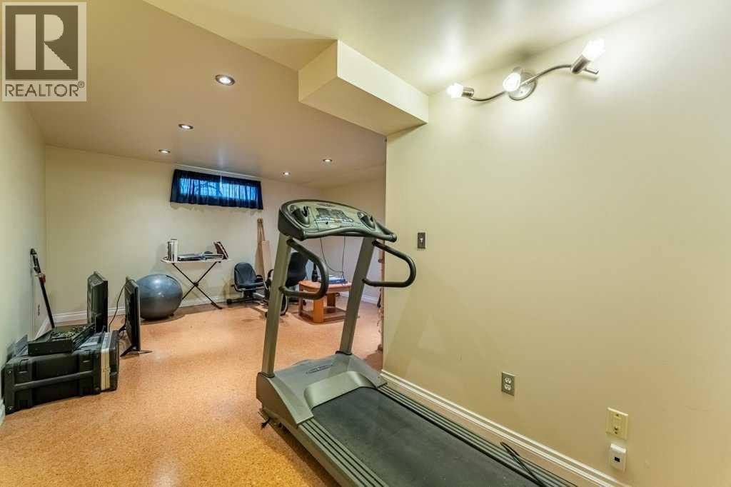 250 Mt Lorette Close SE — photo 25
