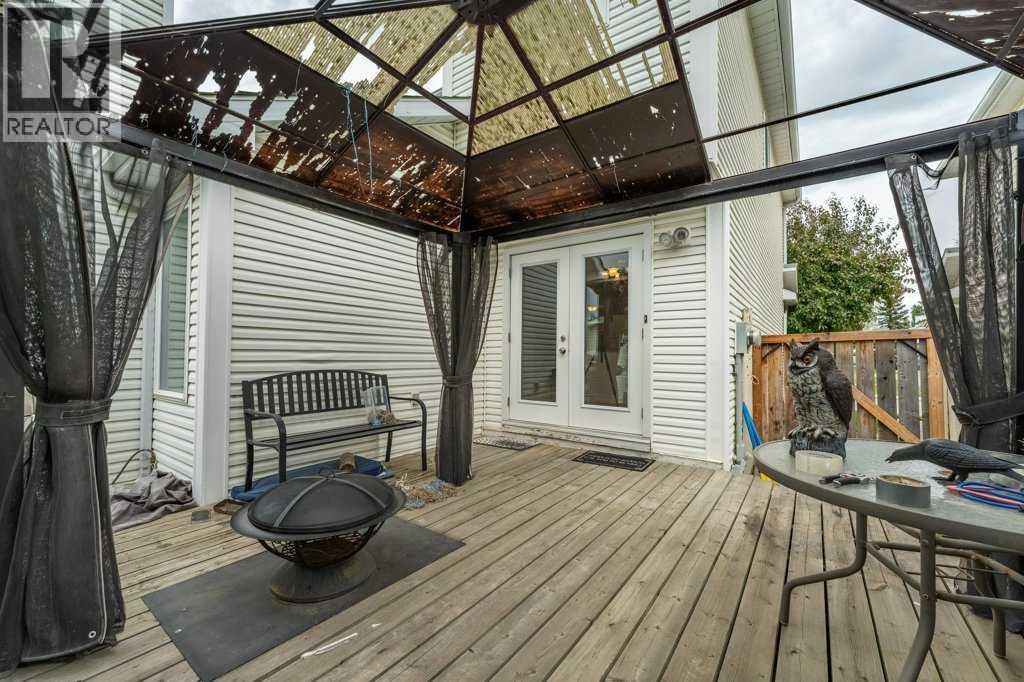 250 Mt Lorette Close SE — photo 29