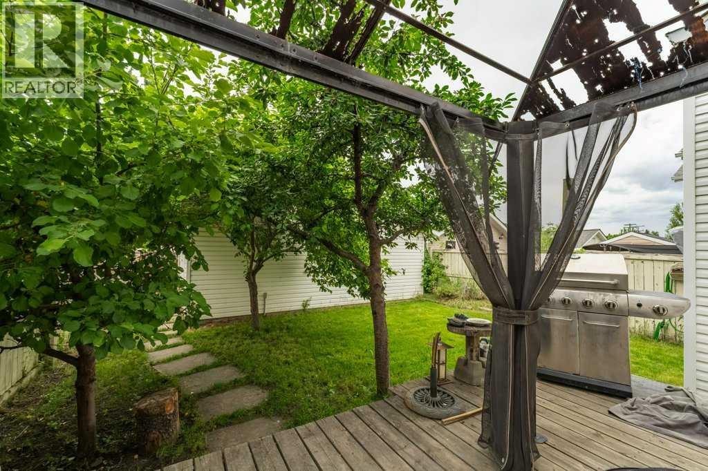 250 Mt Lorette Close SE — photo 30