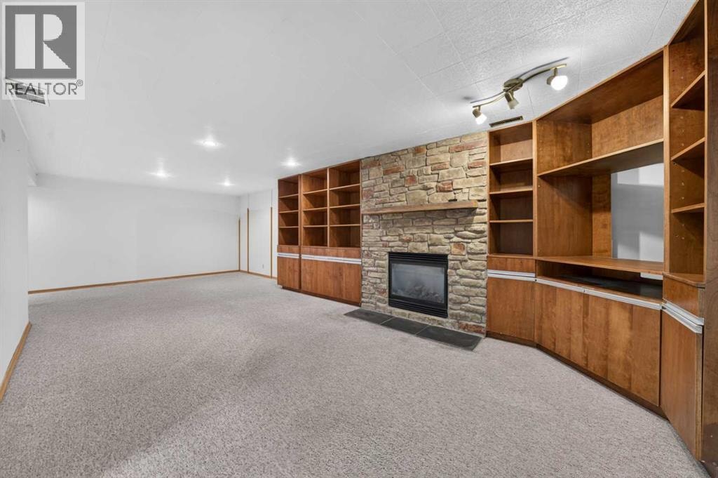 135 Huntcroft Way NE — photo 15
