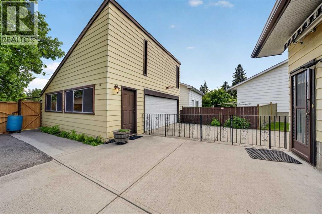 135 Huntcroft Way NE — photo 20