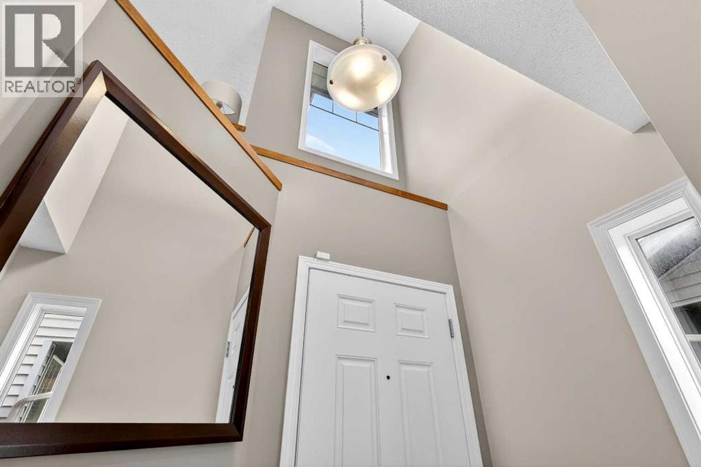 32 Everglen Grove SW — photo 3