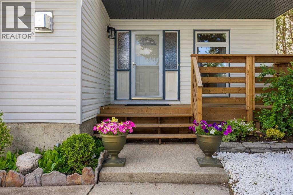 151 Ranchview Place NW — photo 4