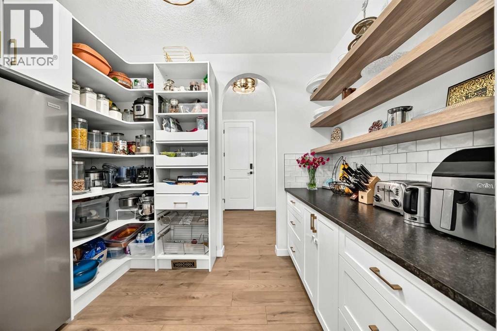 791 Cranbrook Gardens SE — photo 17