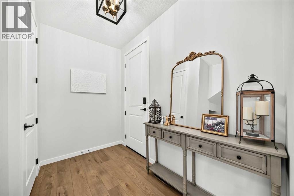 791 Cranbrook Gardens SE — photo 4