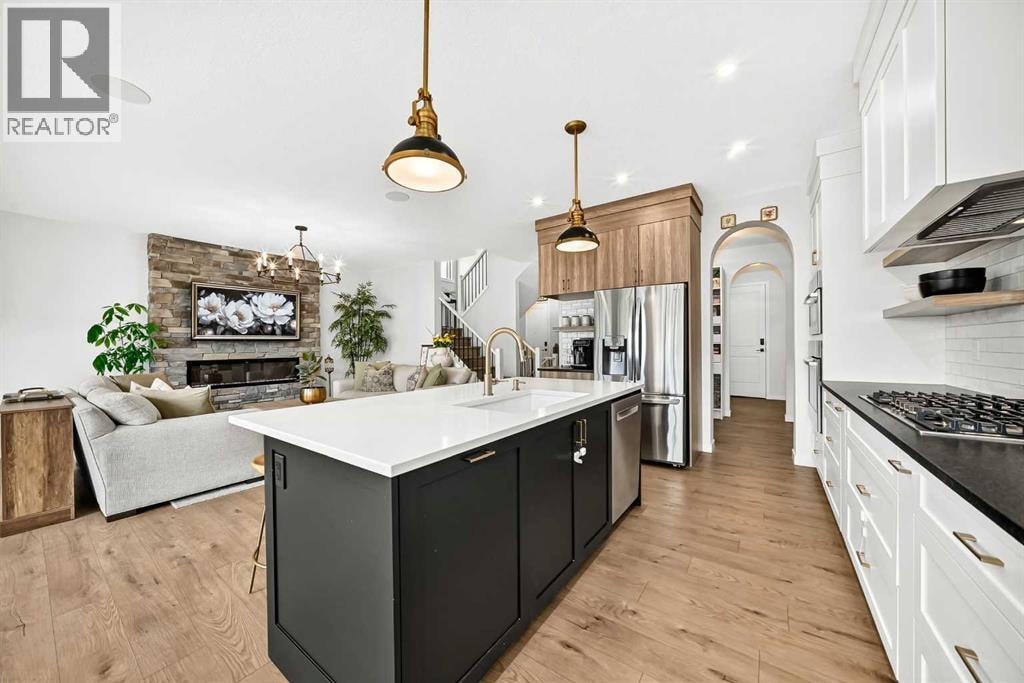 791 Cranbrook Gardens SE — photo 8