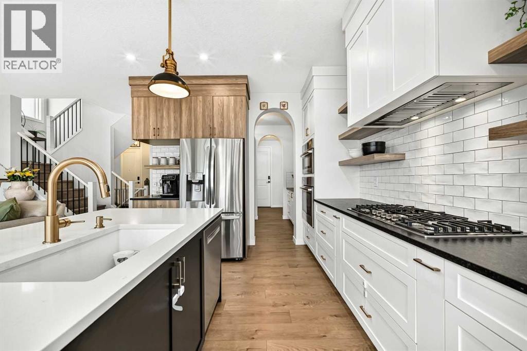 791 Cranbrook Gardens SE — photo 9