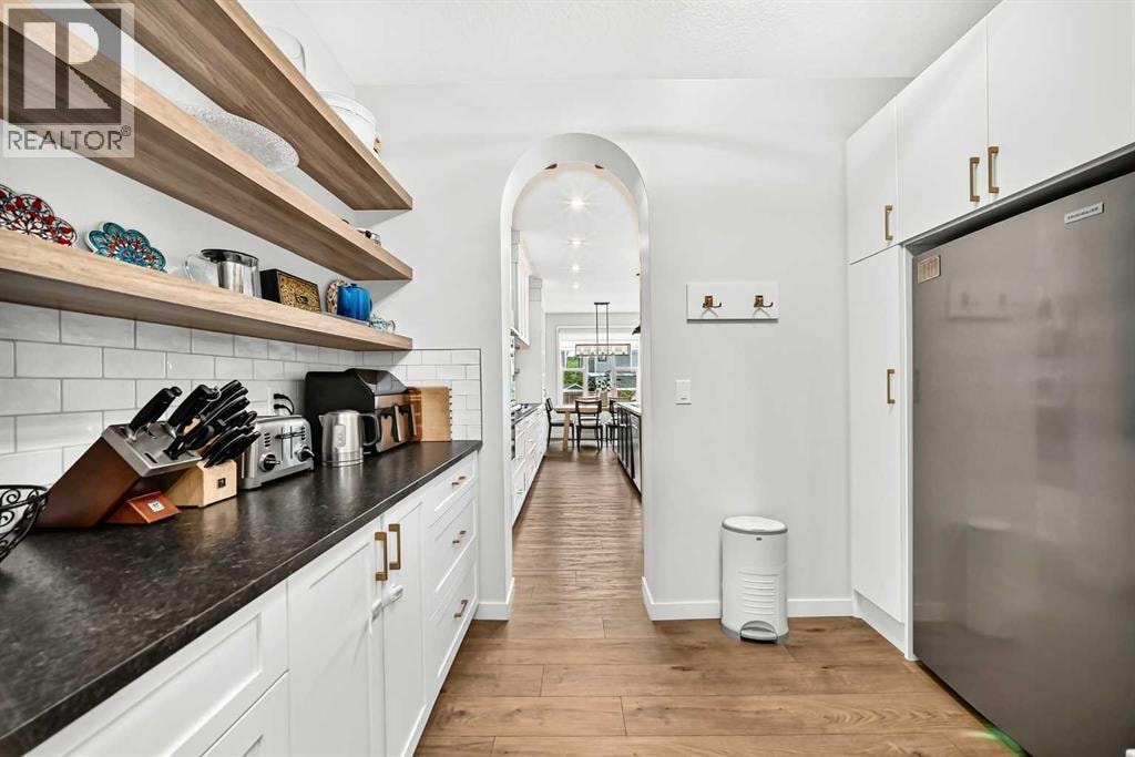 791 Cranbrook Gardens SE — photo 18