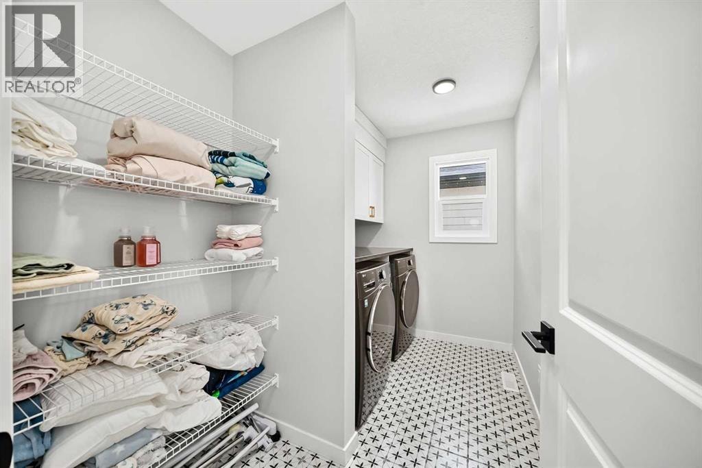 791 Cranbrook Gardens SE — photo 33