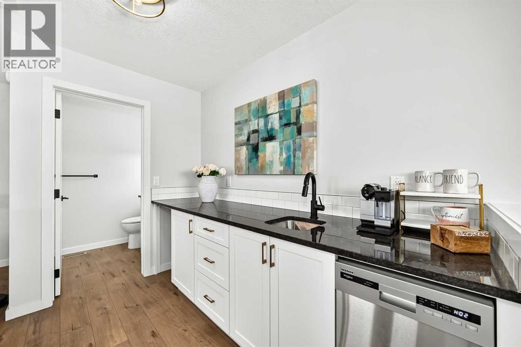791 Cranbrook Gardens SE — photo 39