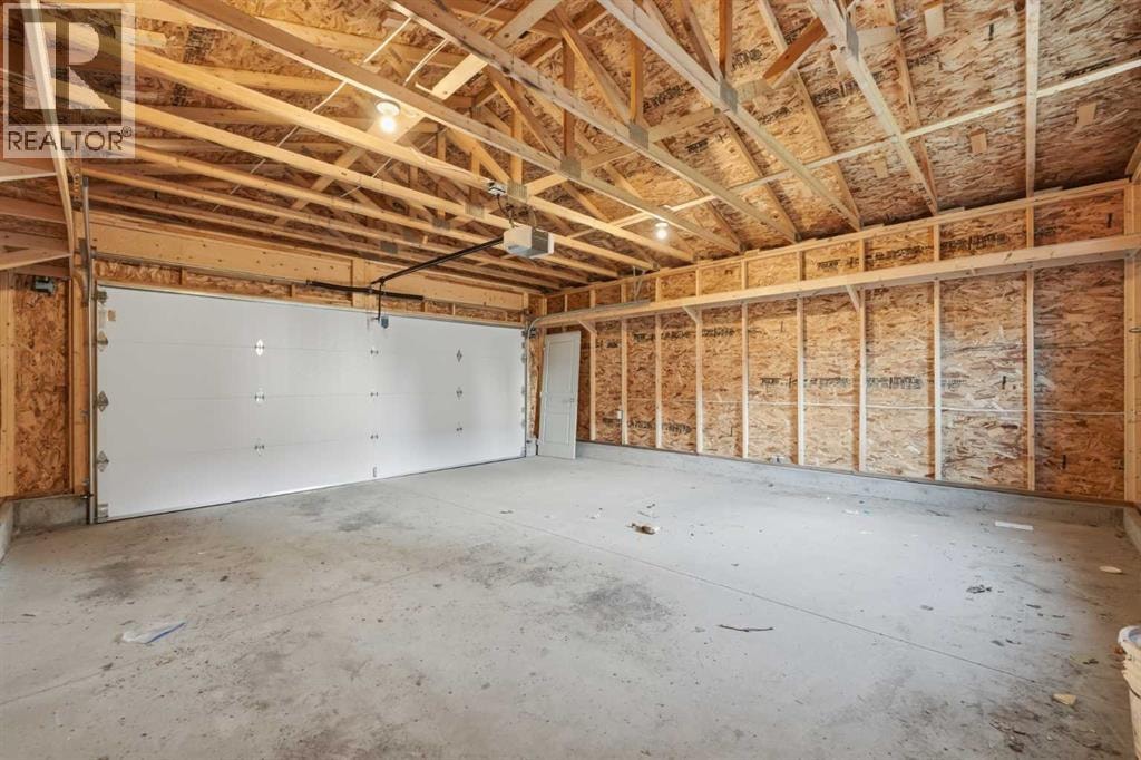 151 Royal Oak Drive NW — photo 33