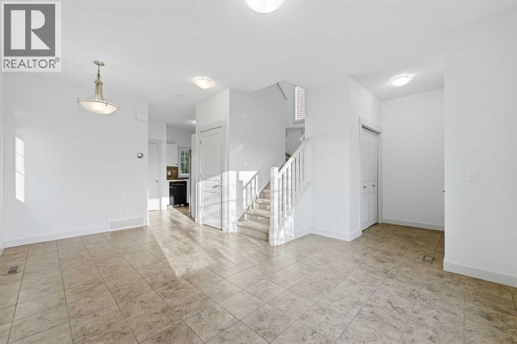 151 Royal Oak Drive NW — photo 9