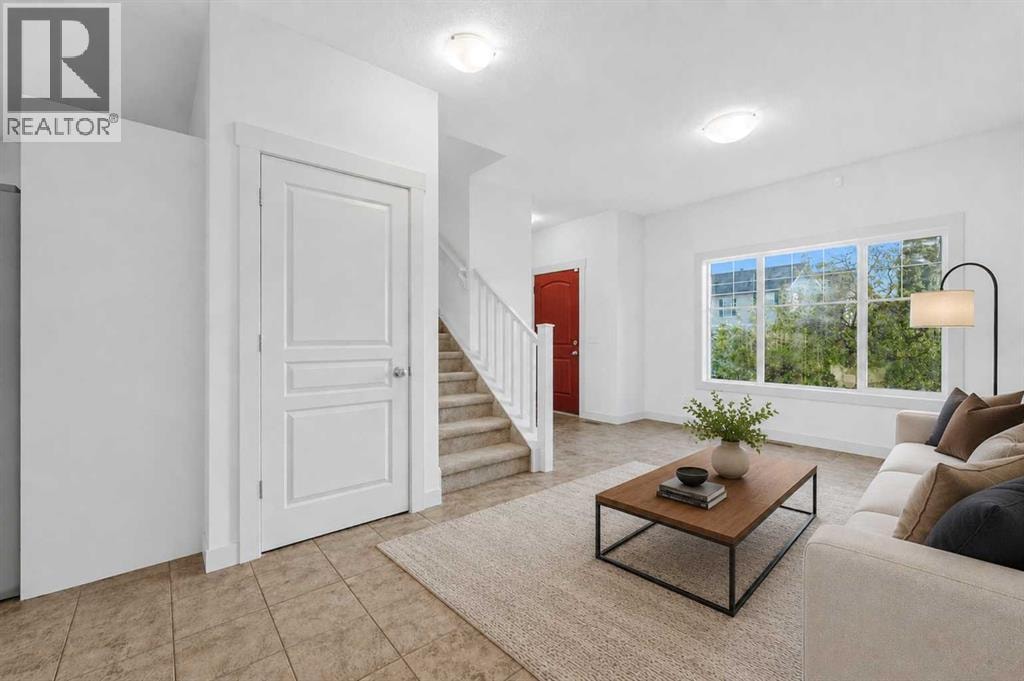 151 Royal Oak Drive NW — photo 4