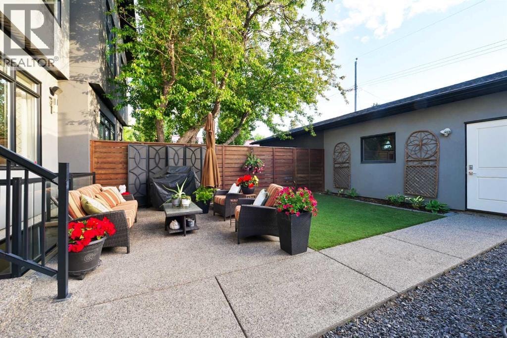 619 36 Street SW — photo 39