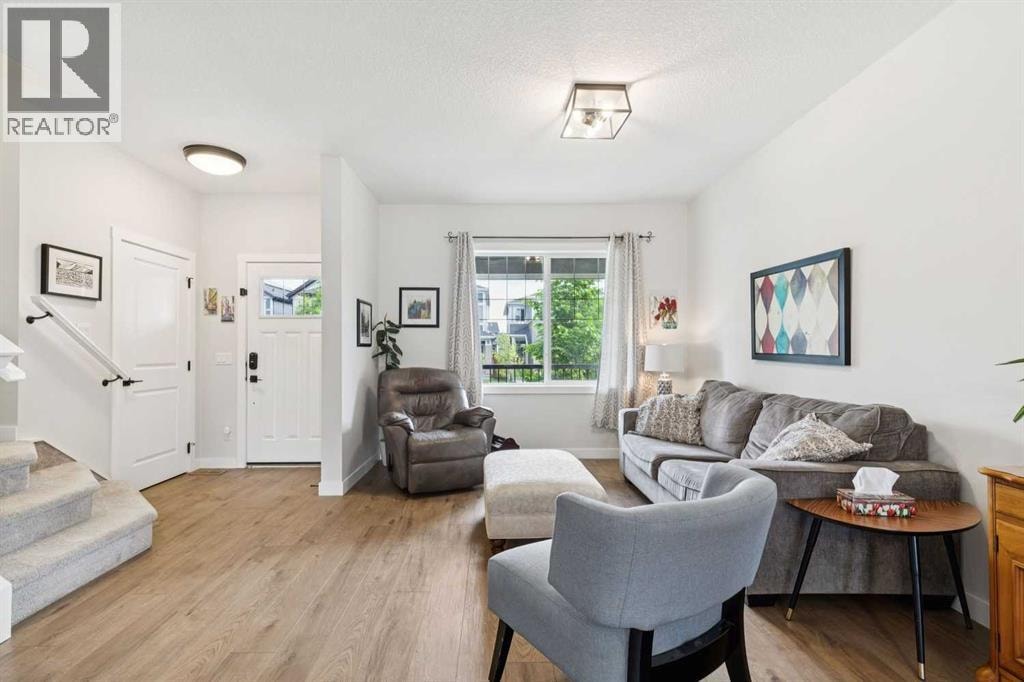 198 Legacy Reach Crescent SE — photo 4