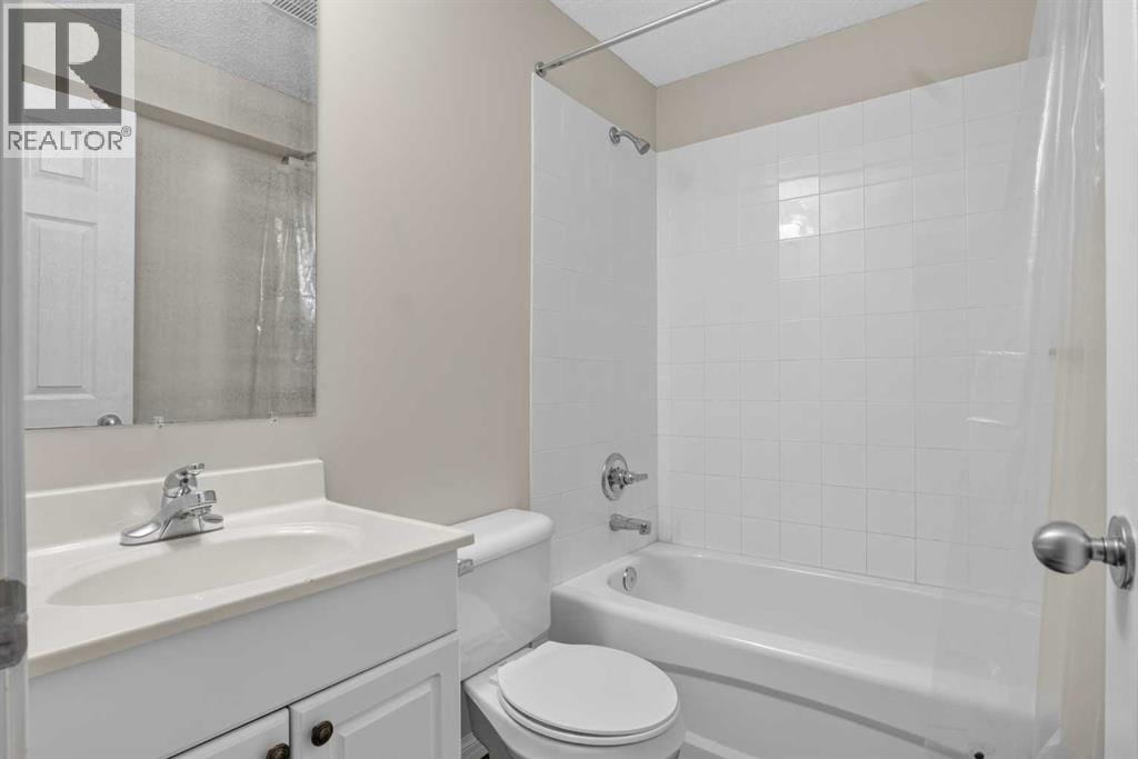 631 51 Avenue SW — photo 29