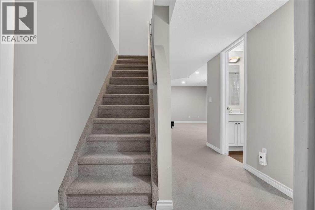 631 51 Avenue SW — photo 26