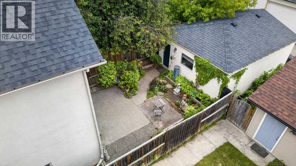 631 51 Avenue SW — photo 35
